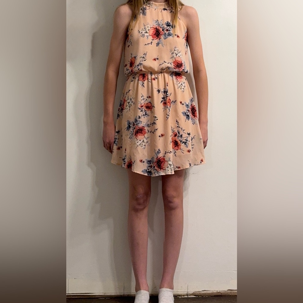 Stretchy flowery dress